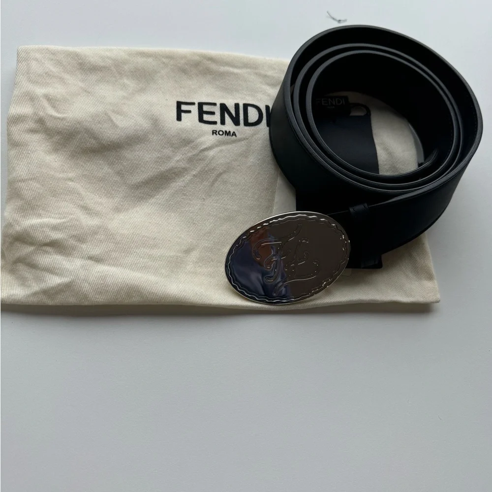 Authentic Fendi Men’s Leather Belt Black Large Silver Oval Buckle Size 100 (40)
